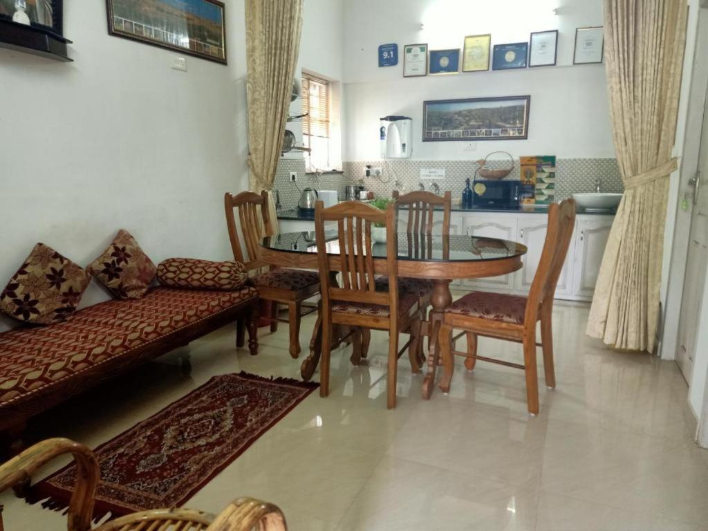 Aaron'S Homestay Kochi Exterior photo