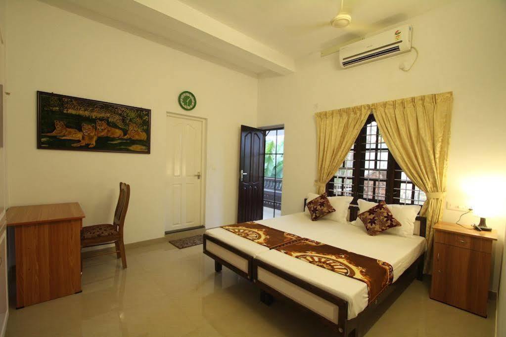 Aaron'S Homestay Kochi Exterior photo
