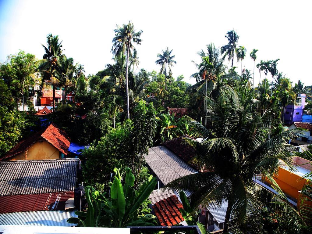 Aaron'S Homestay Kochi Exterior photo